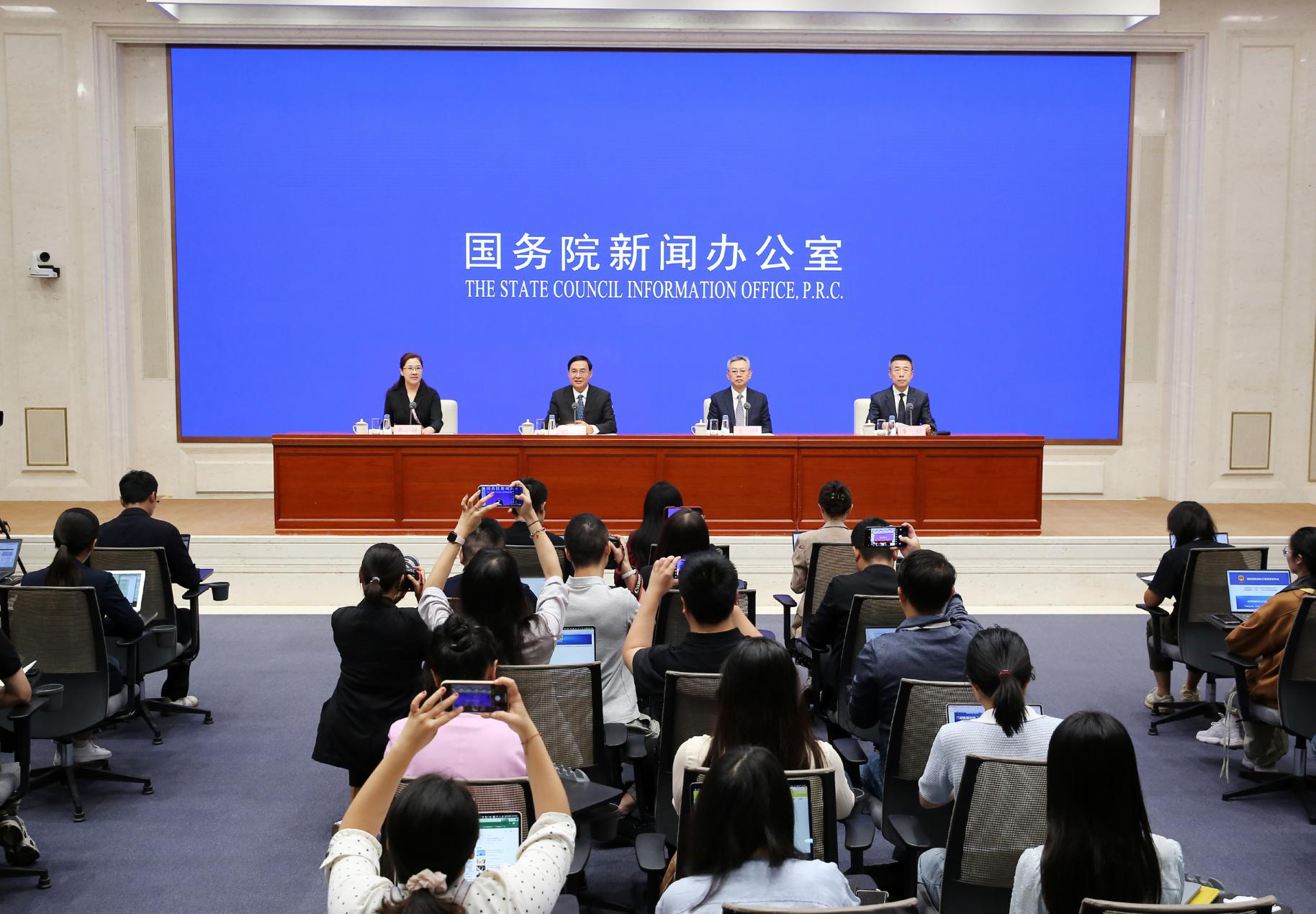 张玉卓、、、国资、、、央企、、、国资委、、、书记、、、主任、、、国企、、、企业刷新